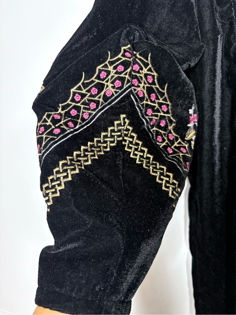 Black Velvet Embroidered Fringe Open-Front Robe - Picture 11 of 16